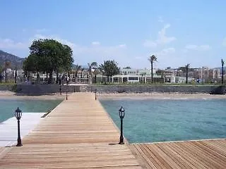 Apollonium & Daire Akbük